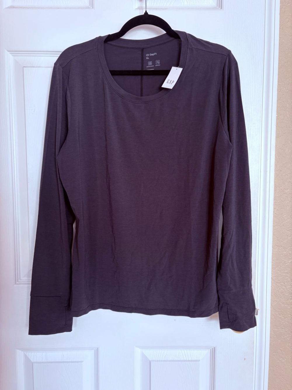 GAPFit Long Sleeve Active Top XL Black Athletic Workout Shirt NWT
